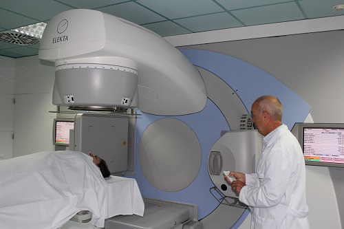 Convocatoria V beca de la Fundación Vithas  y el servicio de oncología radioterápica del Hospital Vithas  Valencia Consuelo