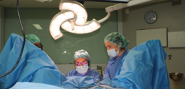 El Hospital Vithas Vigo realiza cirugías ginecológicas que no dejan cicatrices visibles