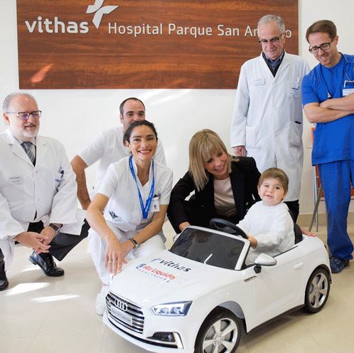 Vithas Málaga y Air Liquide se alían para llevar a los niños a quirófano en coches eléctricos