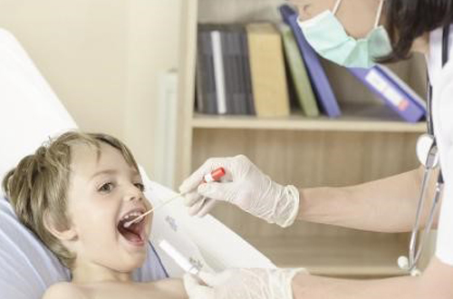 El Servicio de Odontología de Vithas Xanit cuenta con un test de saliva que reduce en un 80% la aparición de caries en niños