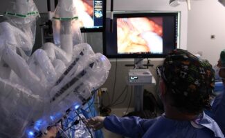 El Hospital Vithas Vigo realiza la primera resección de recto con cirugía robótica de Galicia