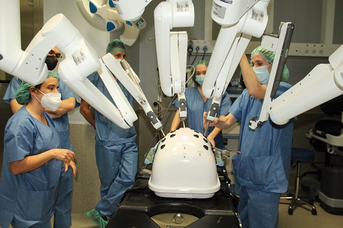 El Hospital Vithas Vigo acoge el primer curso teórico-práctico de cirugía robótica de Galicia