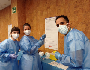 Profesionales de Vithas Almería comienzan a recibir la segunda dosis de la vacuna frente a la covid-19