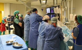 Vithas Vigo implanta el primer dispositivo para reparar la válvula mitral de forma mínimamente invasiva con catéter en la sanidad privada gallega