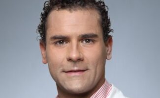 Hablar mucho, mal, gritar y fumar son las principales causas de las patologías de la voz