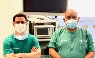El Hospital Vithas Sevilla apuesta por técnicas de cirugía mínimamente invasiva como la endoscopia para tratar lesiones de columna