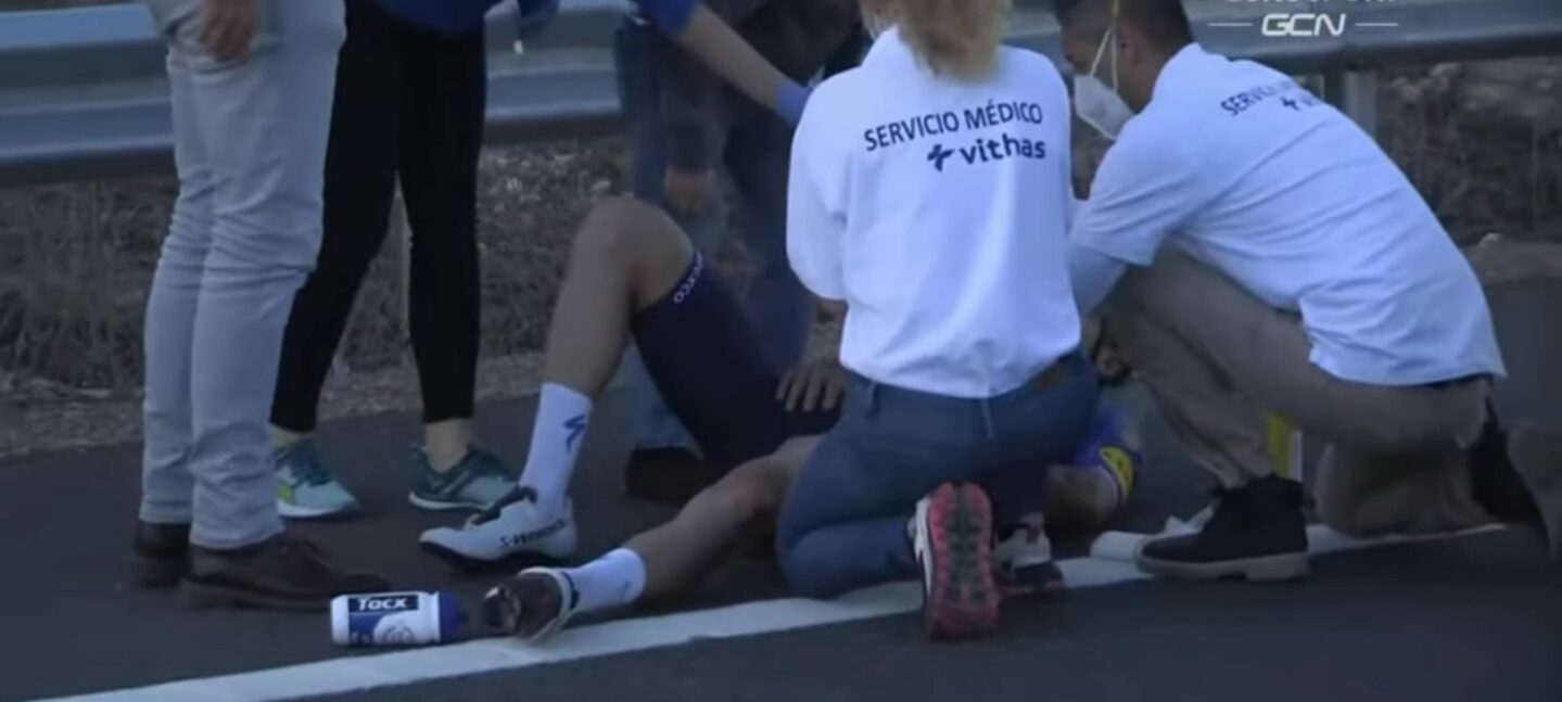 Una decena de ciclistas precisan atención médica por parte de Vithas Almería durante la celebración de la XXXIV Clásica de Almería