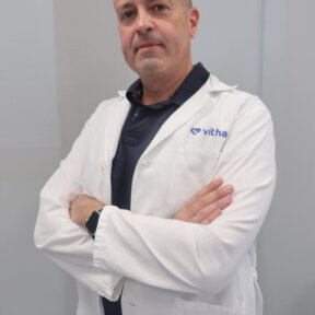 Dr. Javier Serrano Vaquero oftalmología Vithas Sevilla