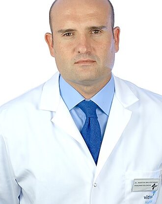 Dr. Martín Ballesteros, Oscar