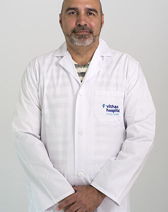 Dr. Martín Camarillo, Rolando