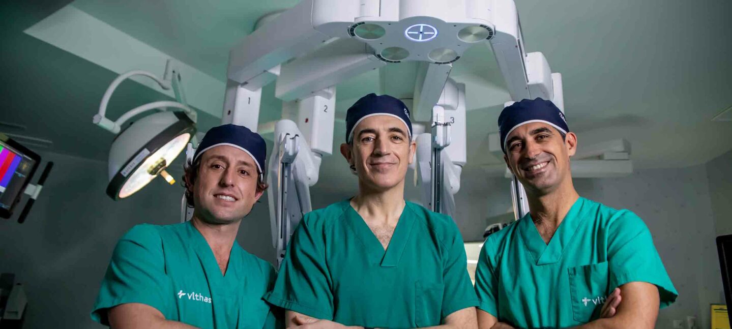 El Dr. Manuel Ruibal realiza en Vithas Sevilla la primera cirugía robótica de liberación del nervio pudendo en Andalucía