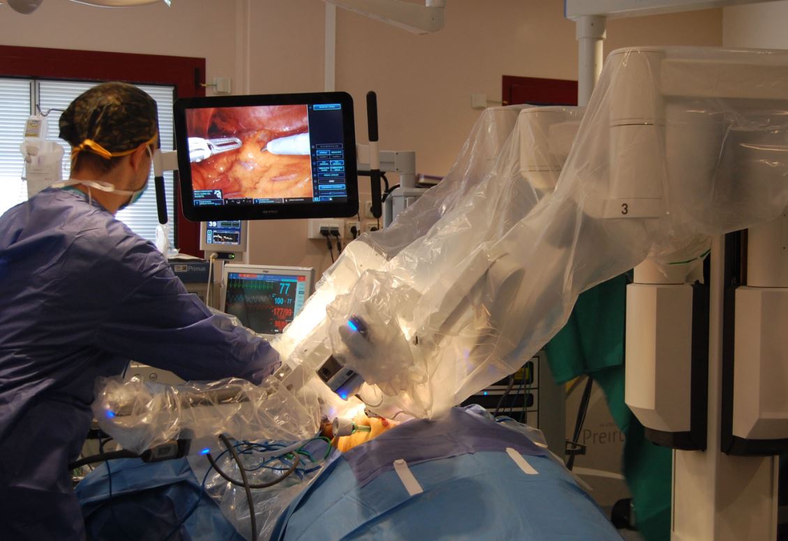 El robot Da Vinci de Vithas Madrid Arturo Soria logra reducir en dos días la hospitalización en pacientes con cáncer de próstata