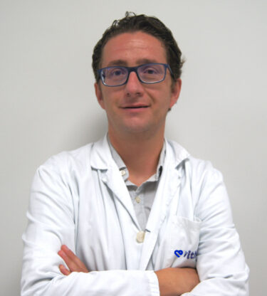 Dr. Martín Oviedo, Carlos