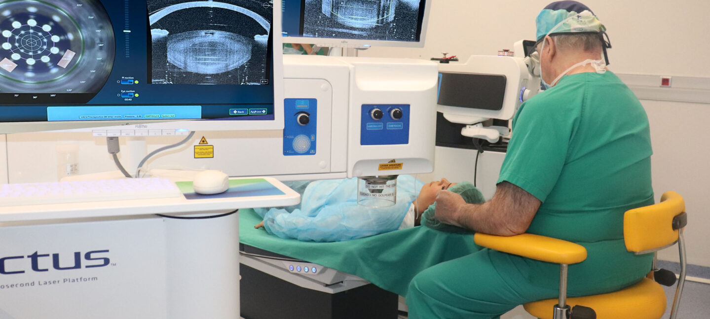 El Hospital Vithas Xanit Internacional pone en marcha una unidad para tratar las deformaciones de la córnea