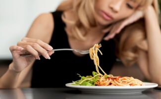 El cambio de hábitos en la pandemia ha originado un incremento de casos de trastornos de la conducta alimentaria