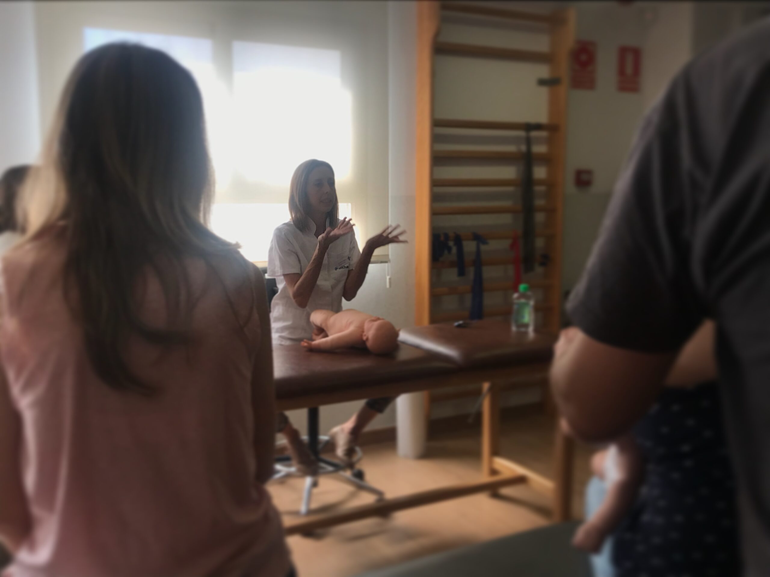 La fisioterapia pediátrica prevé y mejora la patología digestiva en los bebés