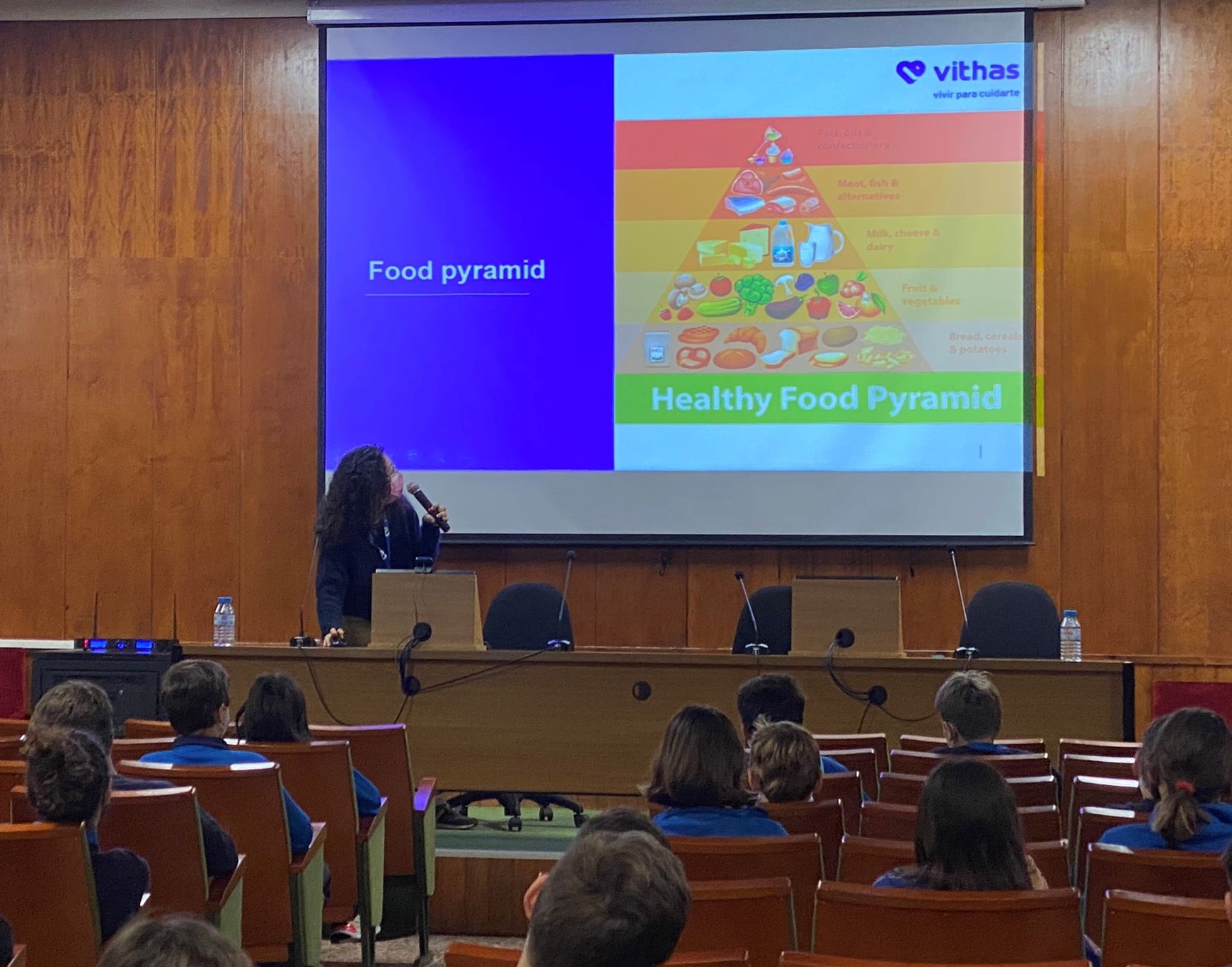 Vithas Alicante enseña hábitos saludables a un centenar de estudiantes de primaria