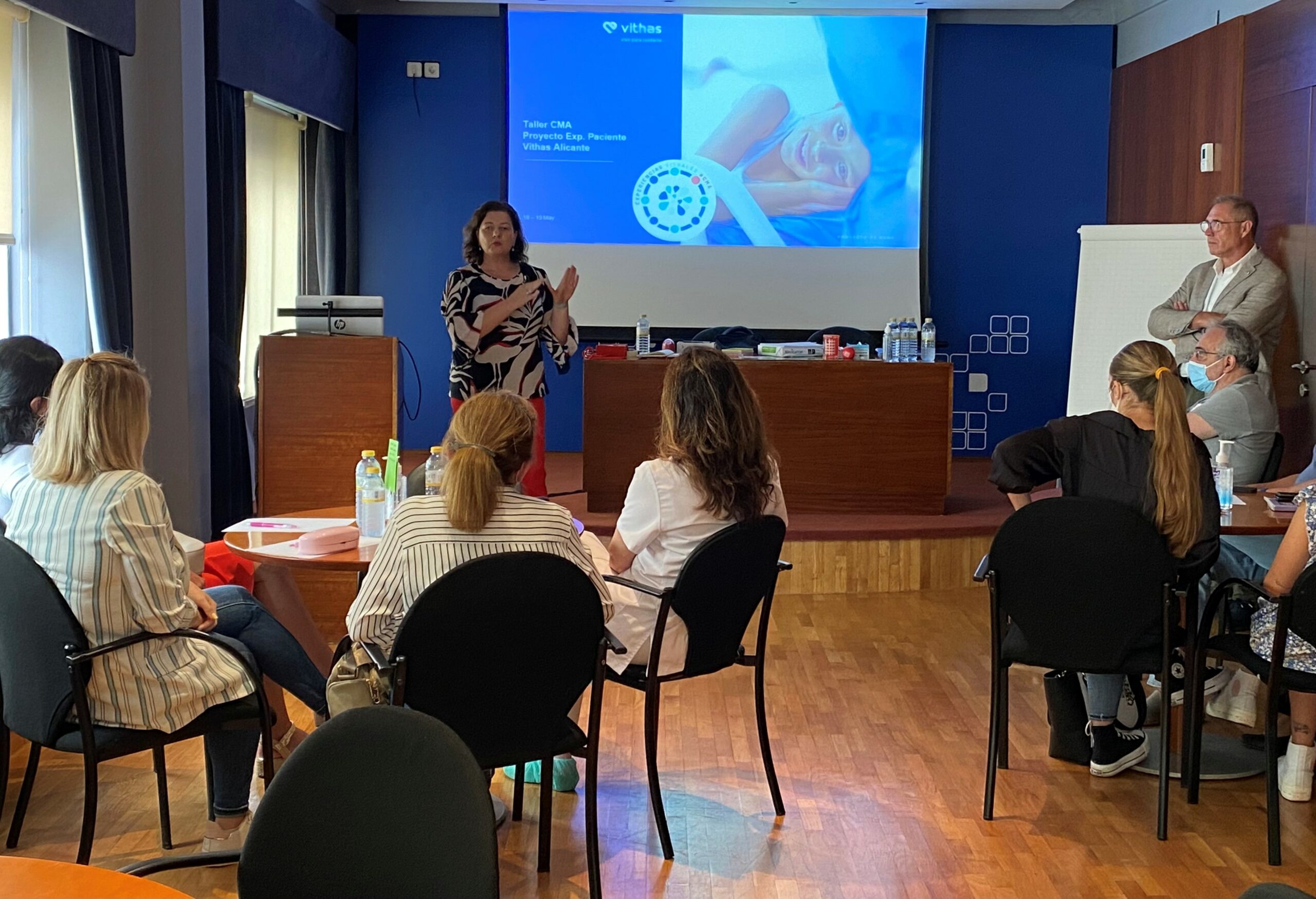 Los Hospitales Vithas en Alicante organizan talleres para mejorar la experiencia de los pacientes en el servicio de cirugía ambulatoria