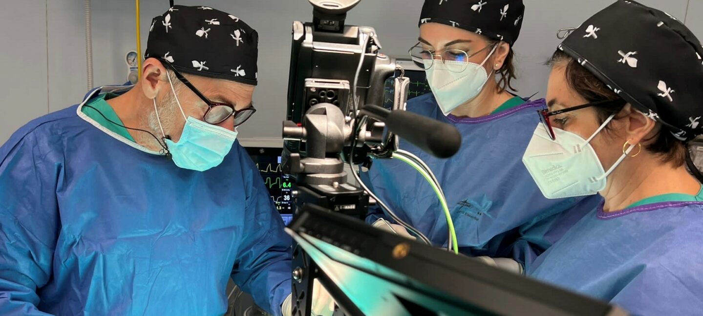 El Congreso Nacional de Cirugía Bucal retransmite en directo una intervención quirúrgica del Dr. Rubén Davó desde el Hospital Vithas Medimar