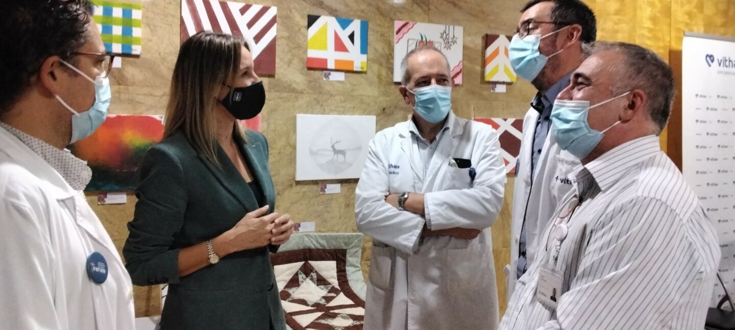 La delegada de la Xunta en Vigo clausura la exposición y talleres con los que el Hospital Vithas Vigo visibiliza el daño cerebral e ictus