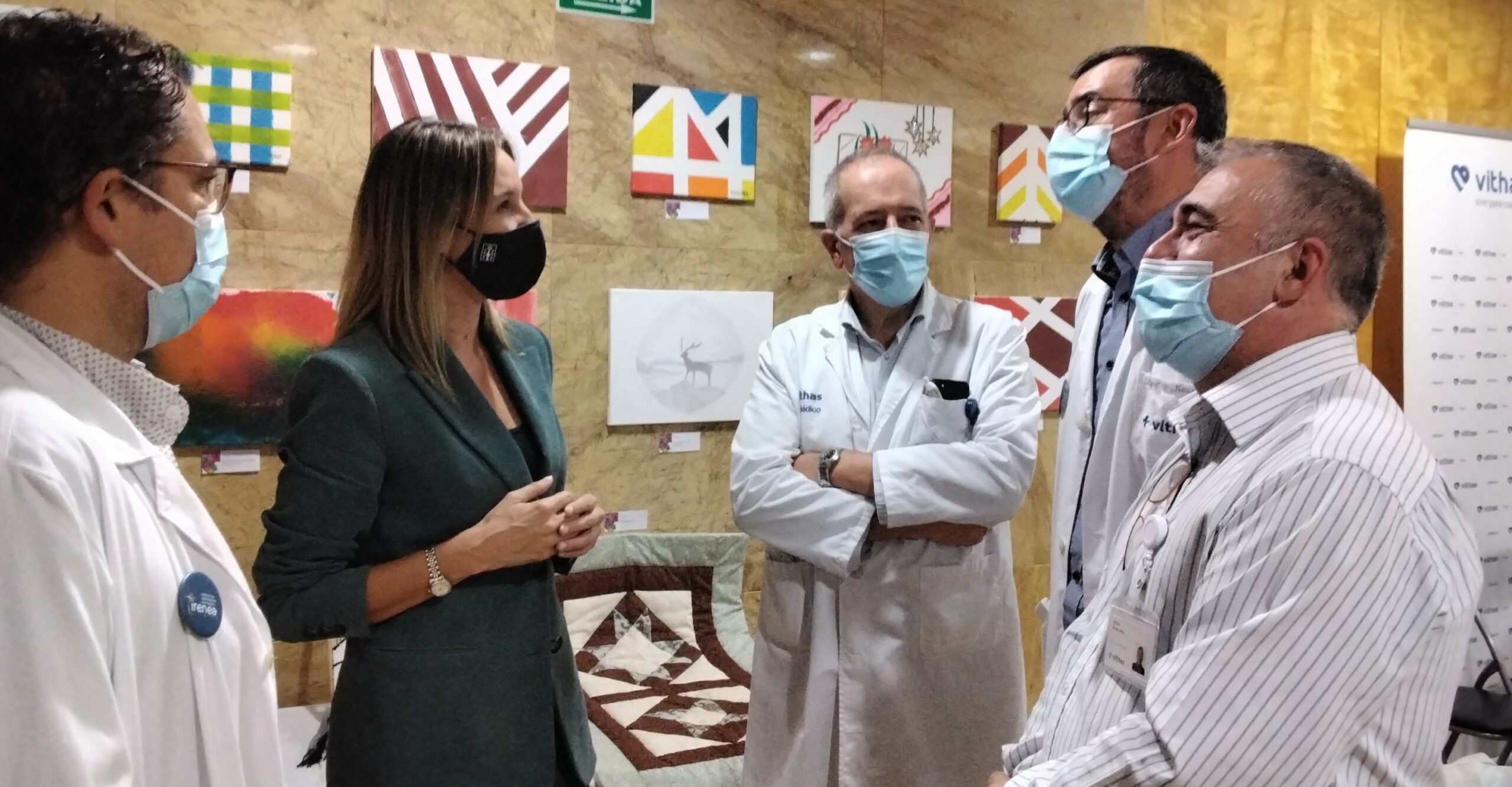 La delegada de la Xunta en Vigo clausura la exposición y talleres con los que el Hospital Vithas Vigo visibiliza el daño cerebral e ictus