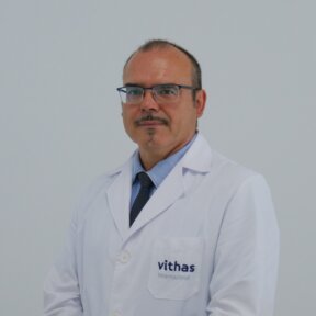 Dr. Julio Ampuero Fernández