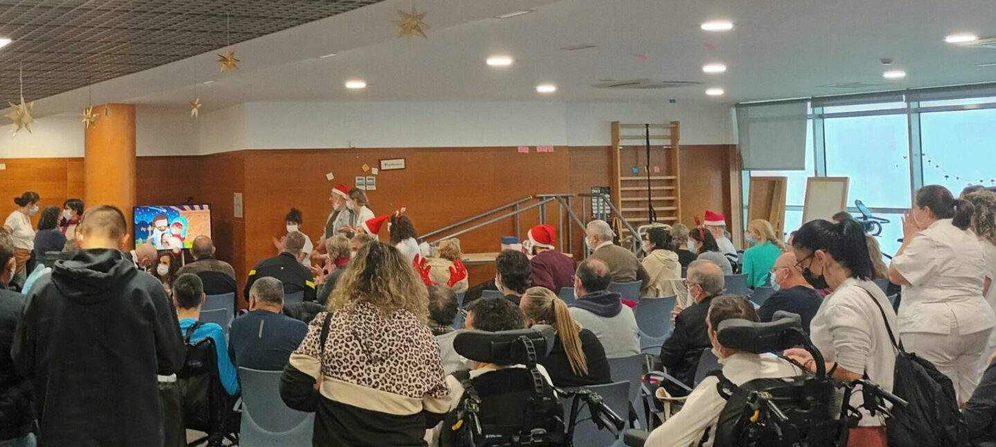 Vithas Sevilla celebra la Navidad con sus pacientes neurológicos realizando actividades inclusivas y terapéuticas