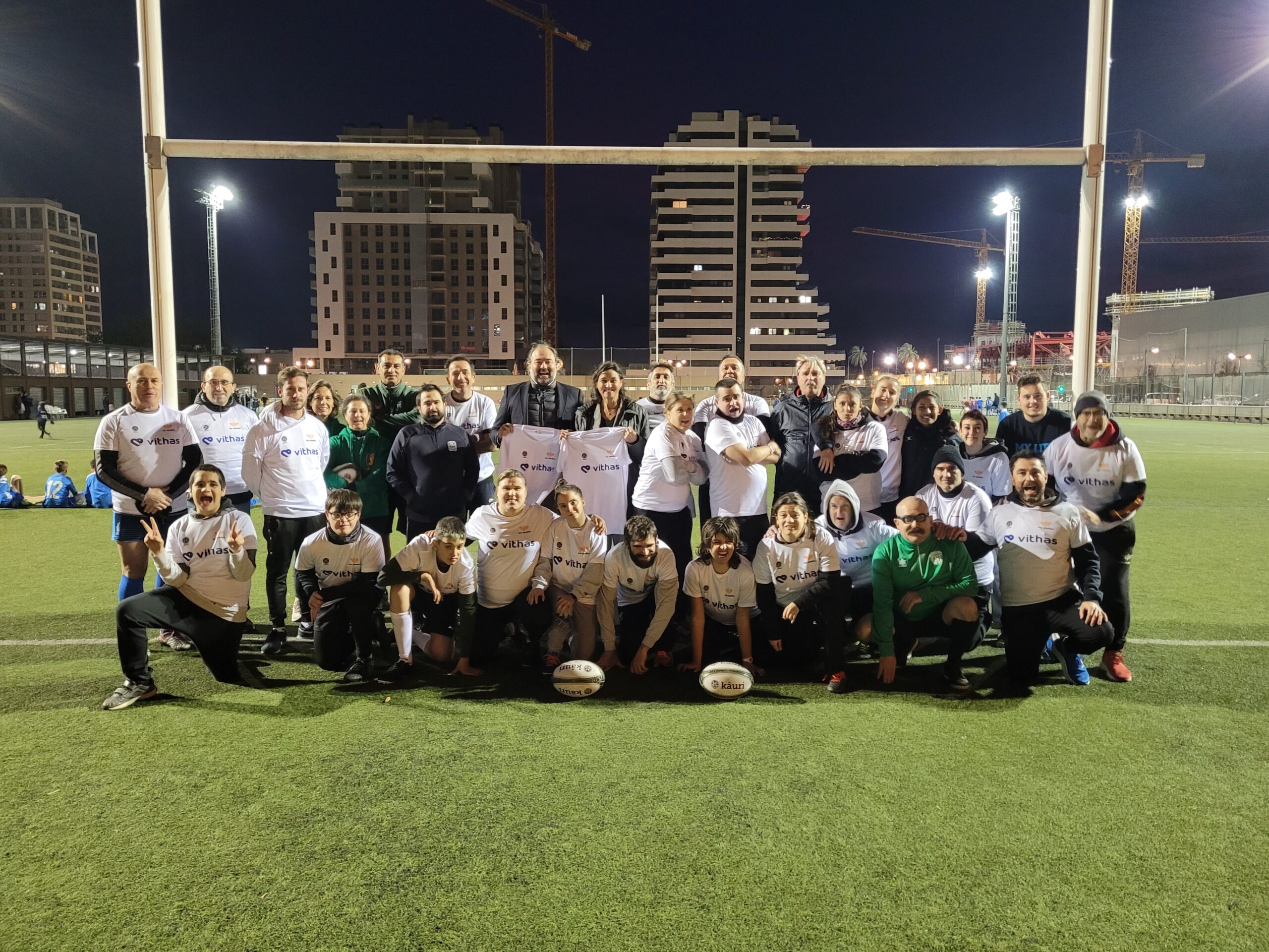 El Hospital Vithas Valencia Consuelo firma un acuerdo de colaboración con los equipos de rugby inclusivo del Valencia y del Abelles