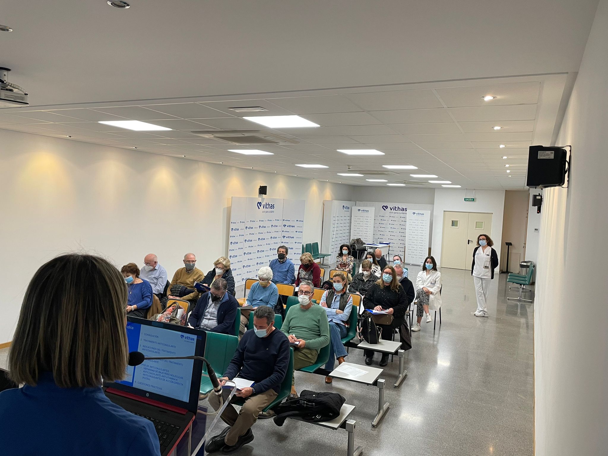 El Hospital Vithas Castellón organiza un Aula Salud con una “Guía práctica para pacientes anticoagulados”
