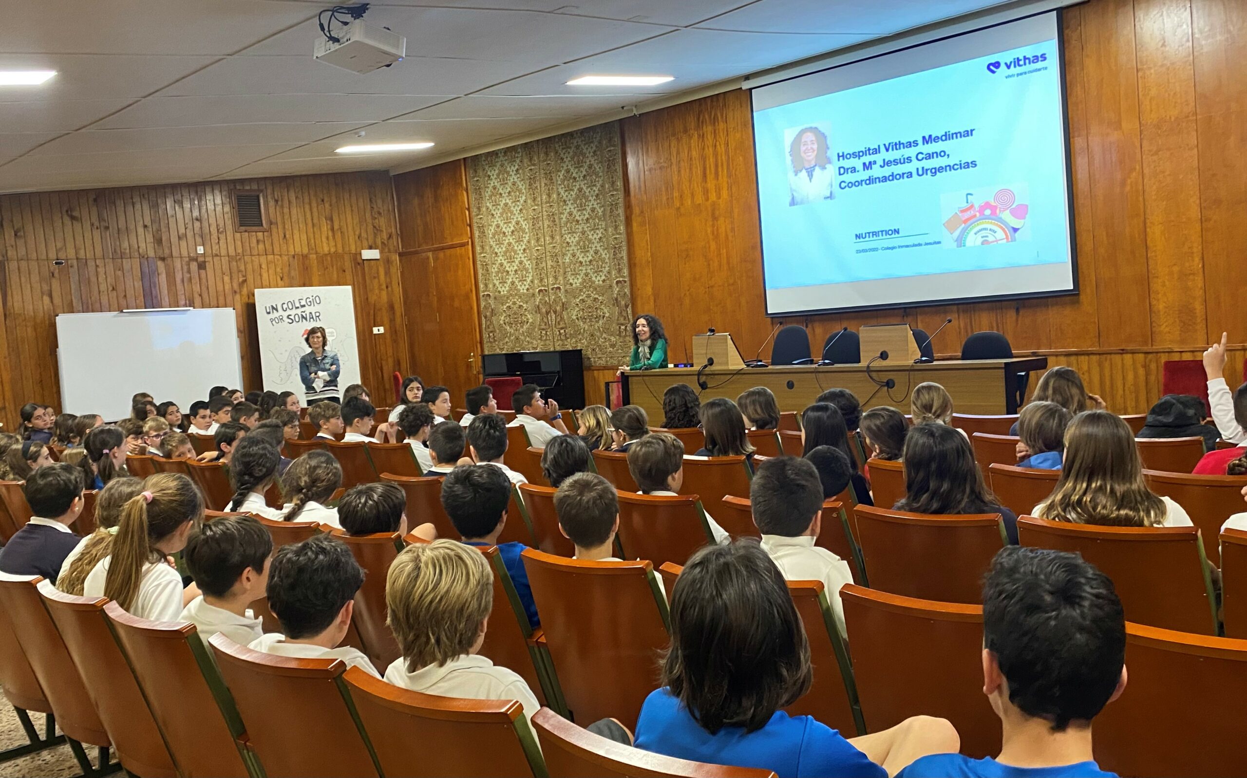 Los hospitales Vithas de Alicante ofrecen un Aula Salud sobre hábitos saludables a los estudiantes del Colegio Inmaculada Jesuitas