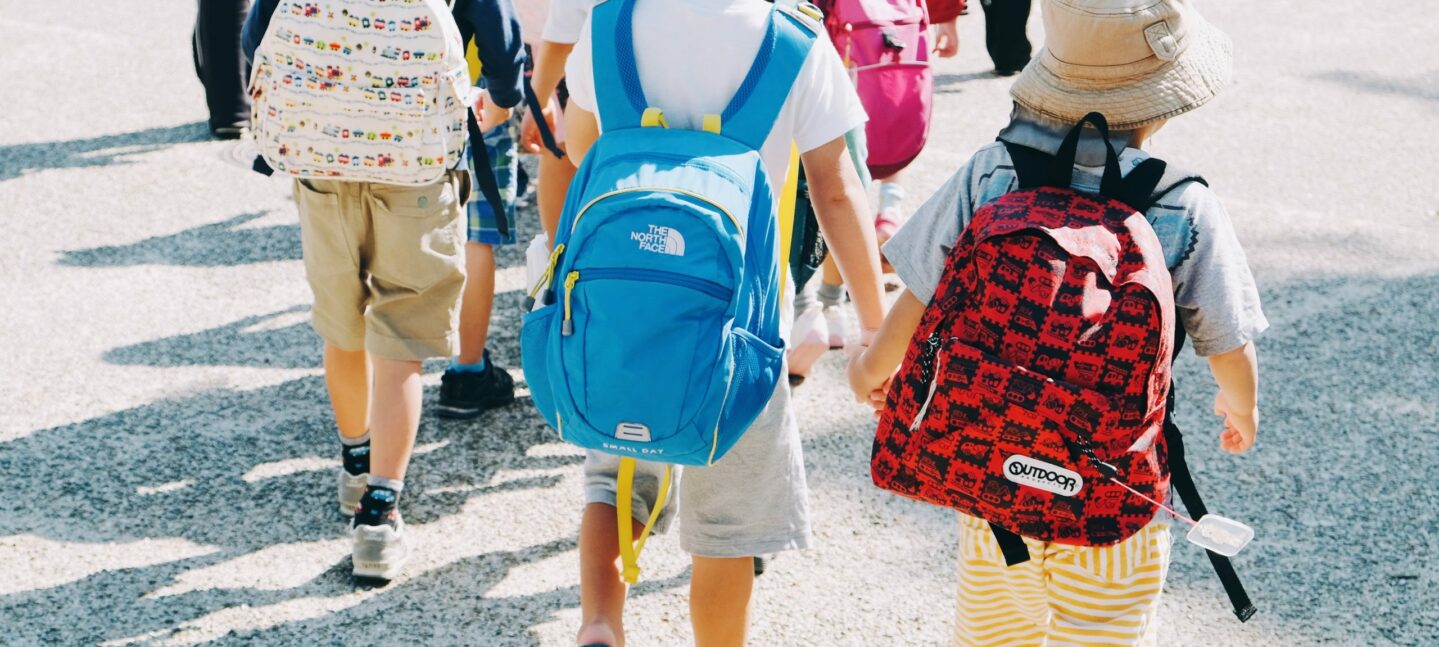 ¿Cuánto debe pesar la mochila escolar? 8 trucos para no cargar en exceso a los niños
