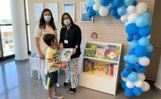 Vithas Castellón humaniza la atención de los niños hospitalizados con espacios de lectura
