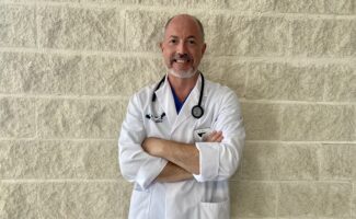 Experto de Vithas aconseja, ante un golpe de calor, no administrar bebidas azucaradas ya que aumentan la deshidratación