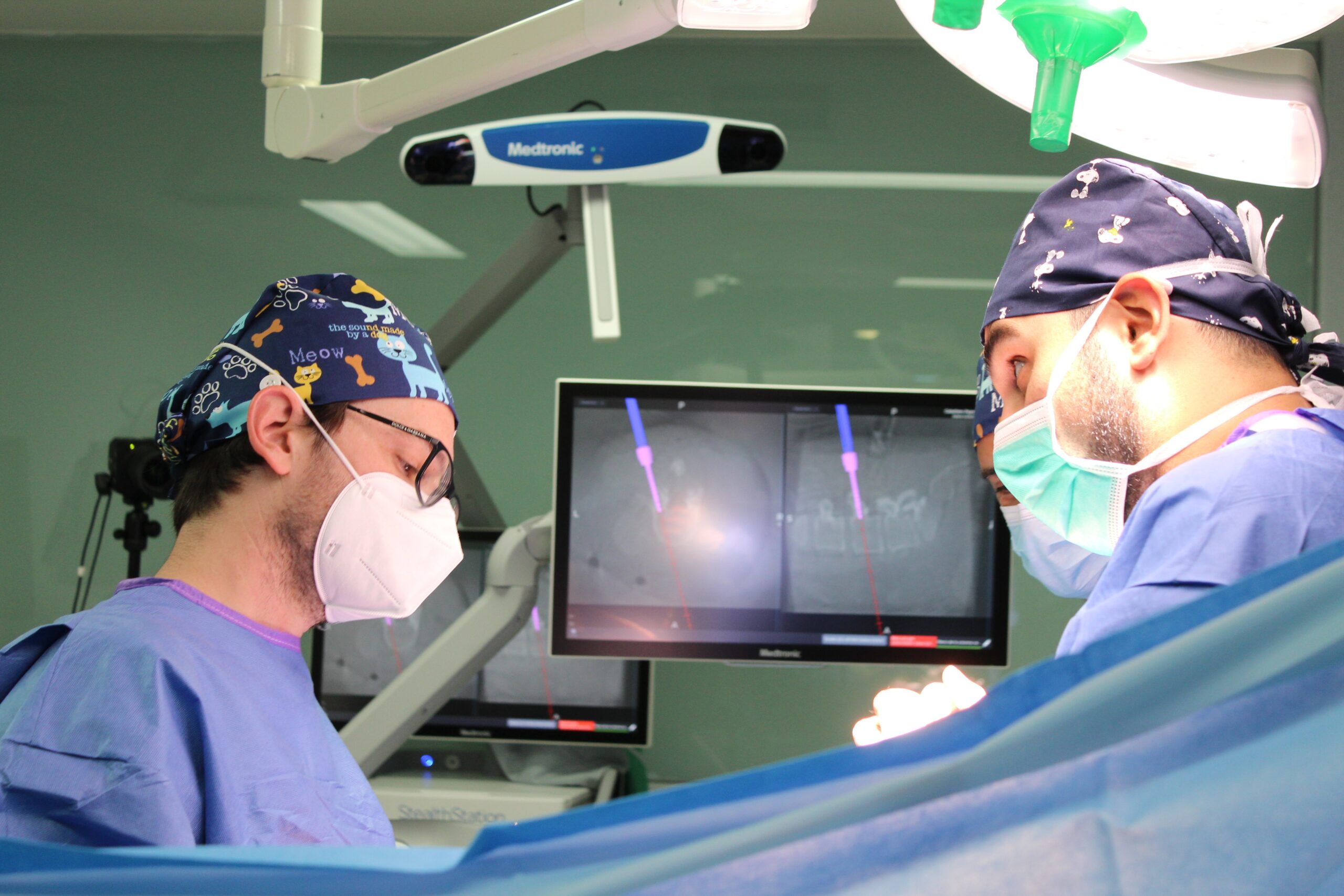 Vithas Vigo mejora la precisión de sus cirugías mínimamente invasivas de columna vertebral con neuronavegación 3D  