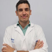 Dr. Manuel León Luque, reumatología Vithas Sevilla