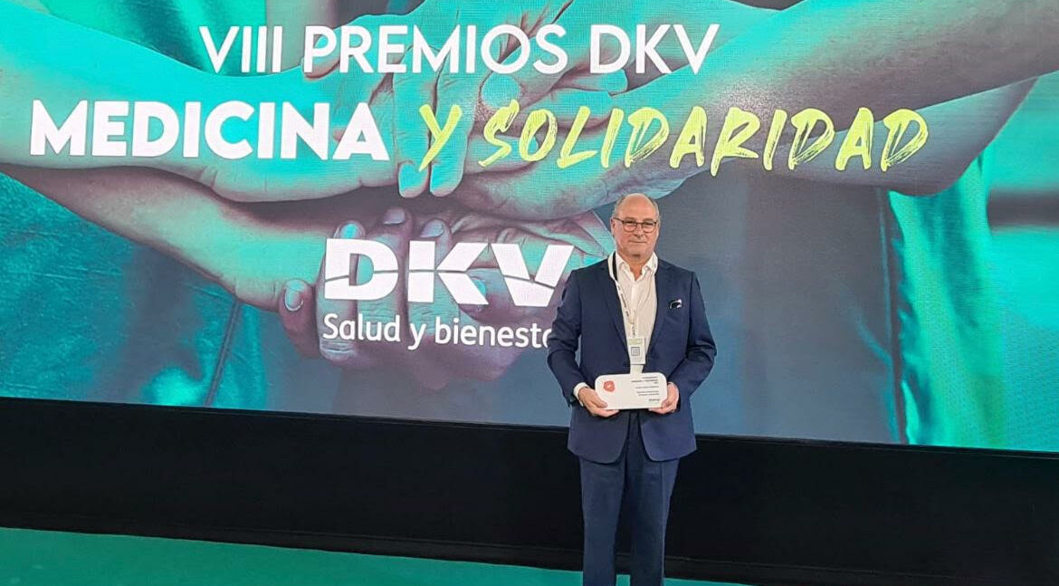 El doctor José Piquer premiado en los VII Premios DKV Medicina y Solidaridad por su labor en la Fundación Neurocirugía, Educación y Desarrollo (NED)