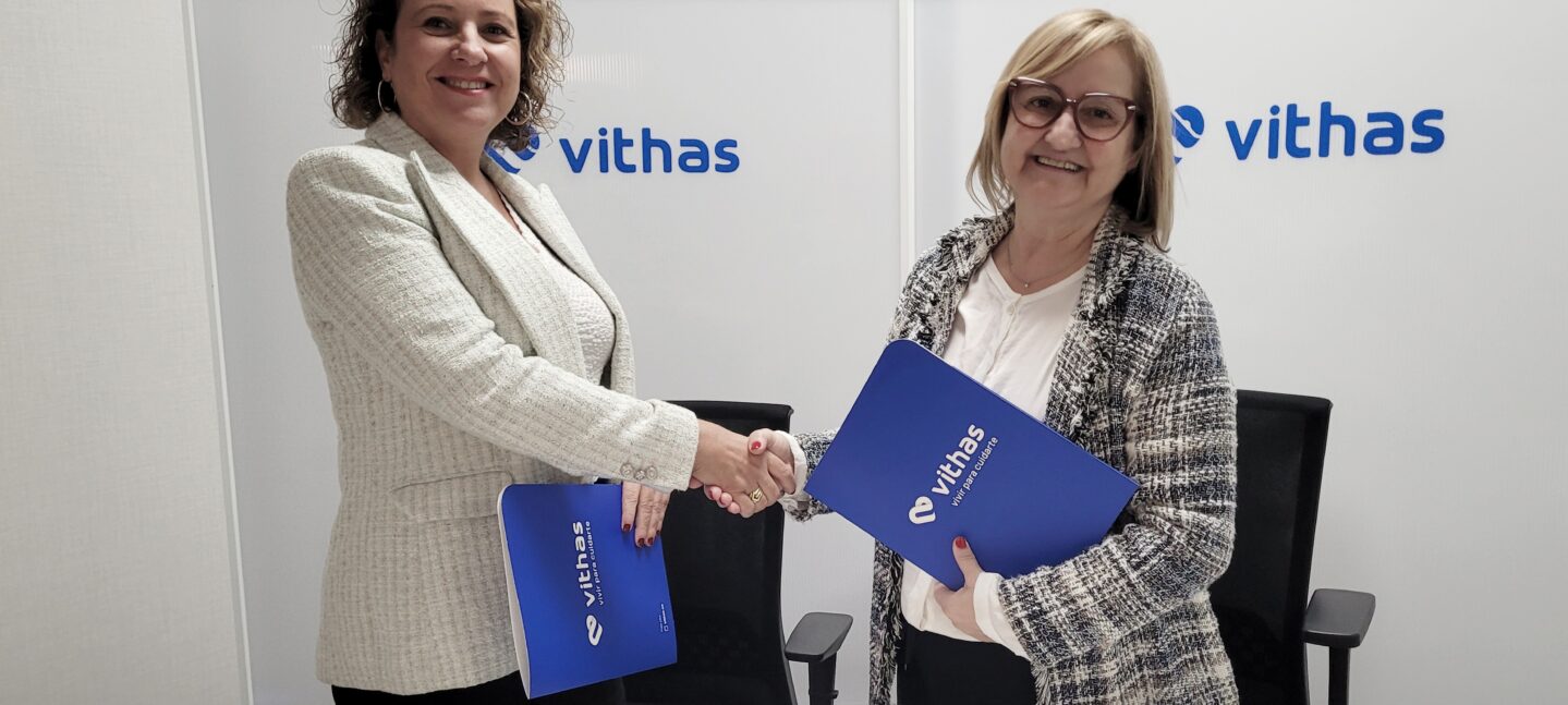 Vithas Aguas Vivas y la asociación de amas de casa Tyrius firman un acuerdo de colaboración