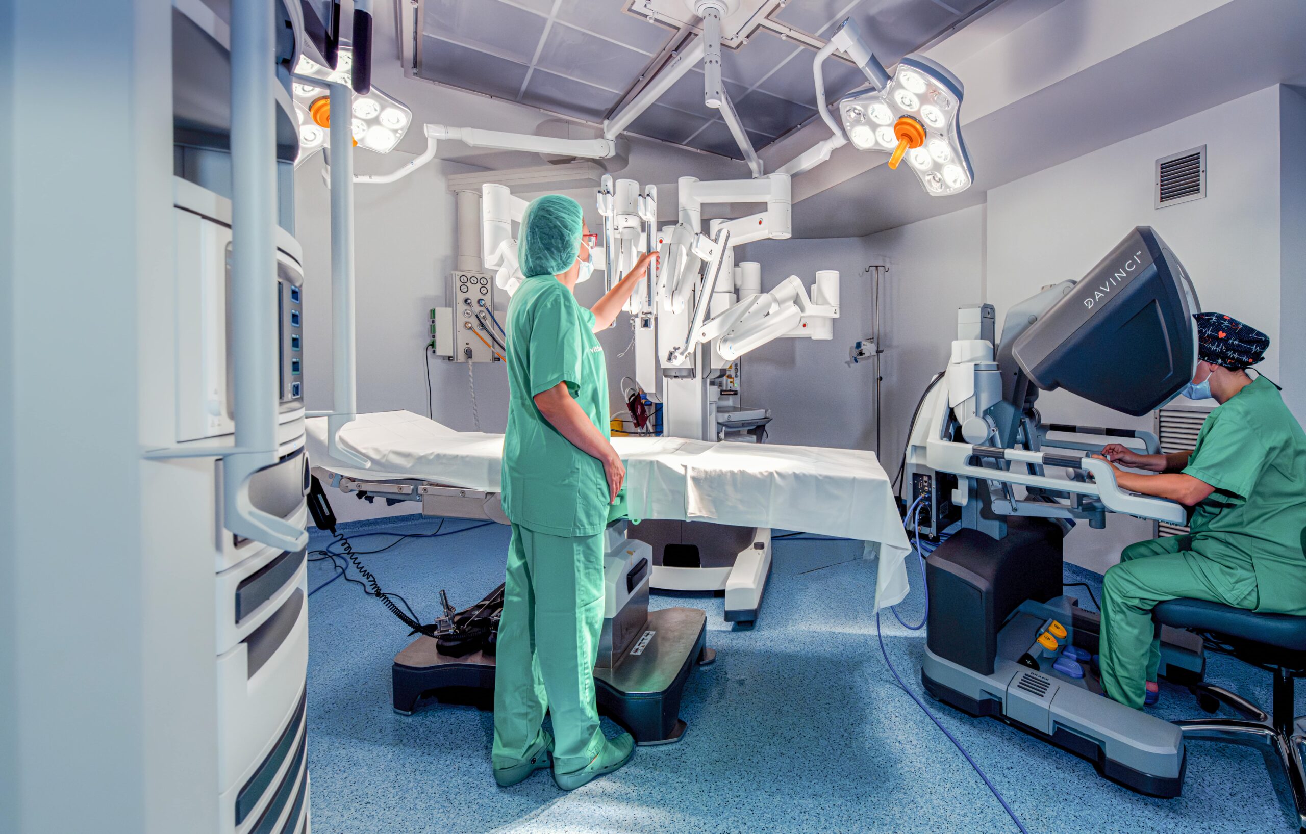 Más de 1.500 pacientes urológicos se han tratado con éxito con los seis robots quirúrgicos Da Vinci de los hospitales Vithas