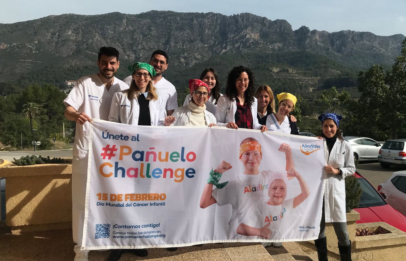Vithas Aguas Vivas y Vithas Valencia Consuelo se unen al “Pañuelo Challenge” de la Fundación Aladina para visibilizar el cáncer infantil