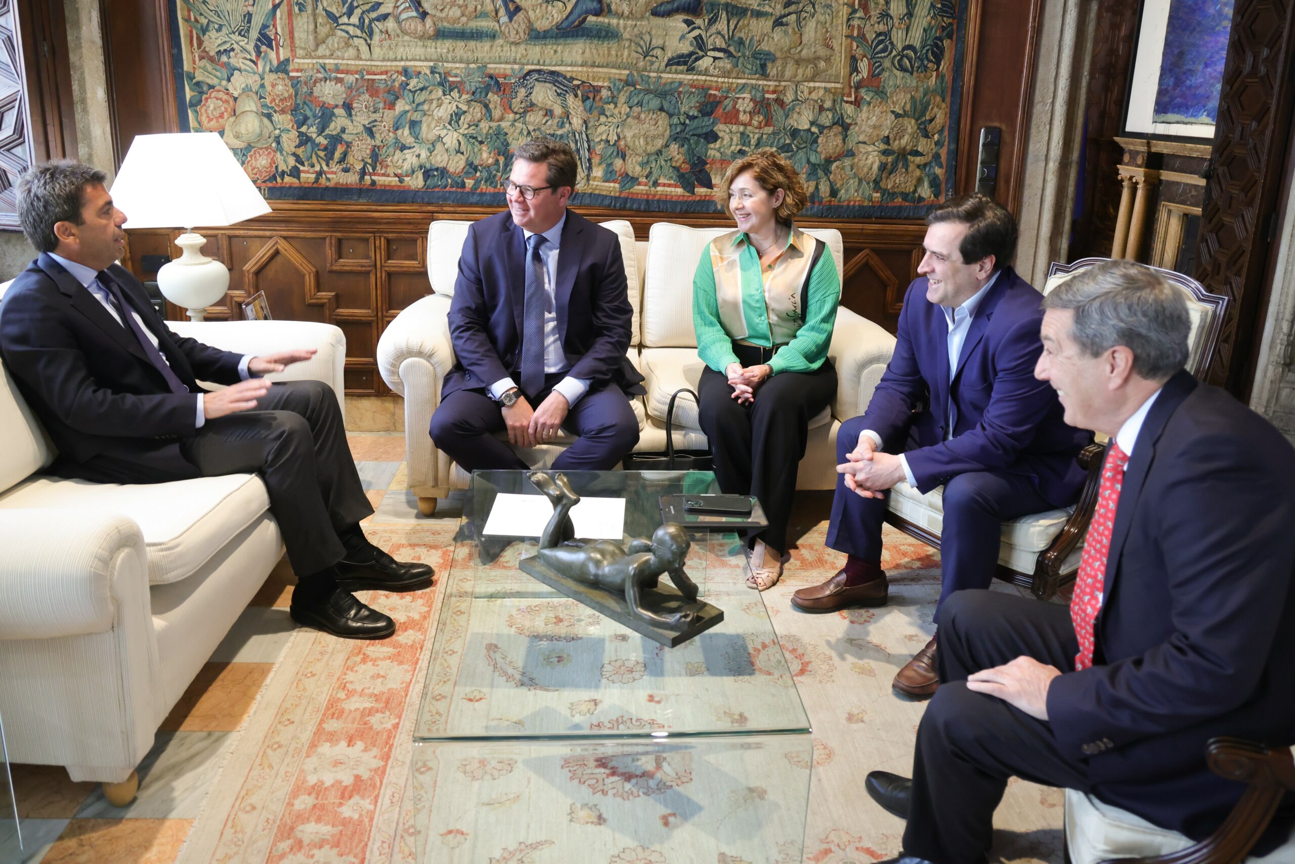 El presidente de la Generalitat mantiene un encuentro institucional con el presidente, el director general y la directora territorial de Vithas