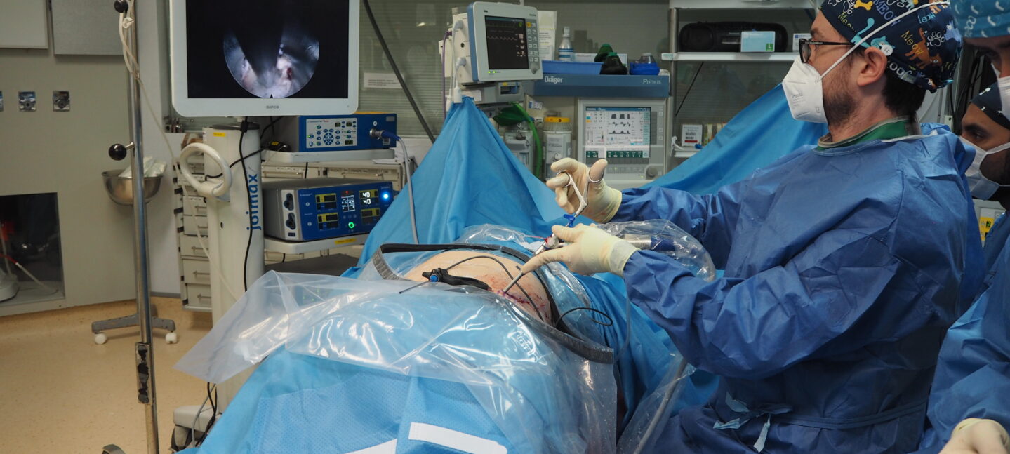 Vithas Vigo lleva la cirugía endoscópica a las hernias lumbares