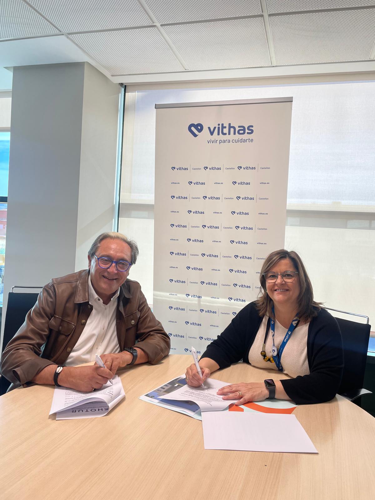Vithas Castellón y Ashotur firman un acuerdo para dar asistencia sanitaria al turista internacional