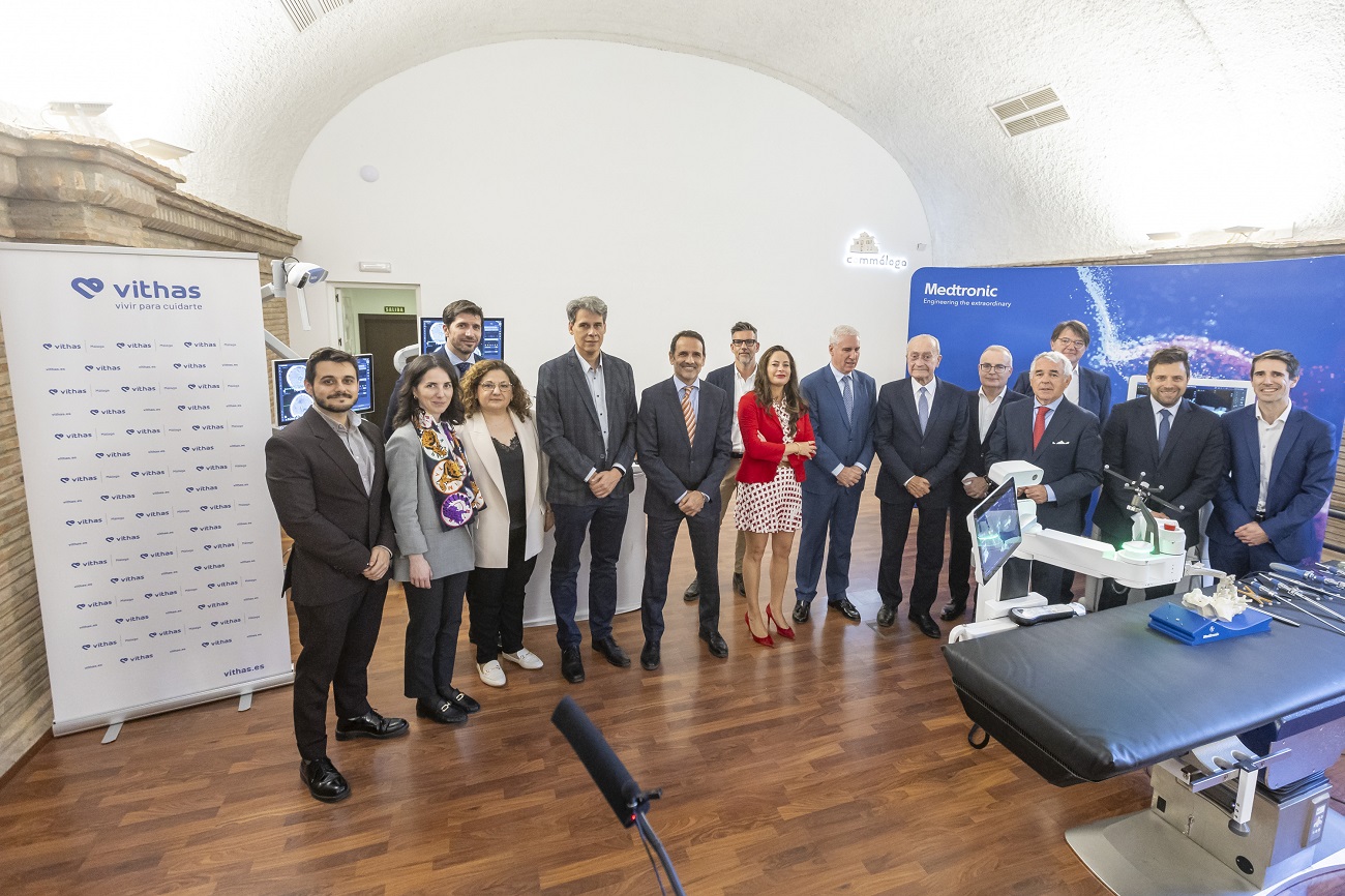 El Hospital Vithas Málaga presenta su Unidad de Cirugía Robótica Espinal, junto con el innovador robot de alta precisión Mazor