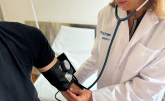 Los especialistas de los hospitales Vithas en Andalucía ponen el foco en reducir la hipertensión arterial