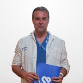 El Dr. Morales Portillo es especialista en Endocrinología y Nutrición del Hospital Vithas Sevilla,