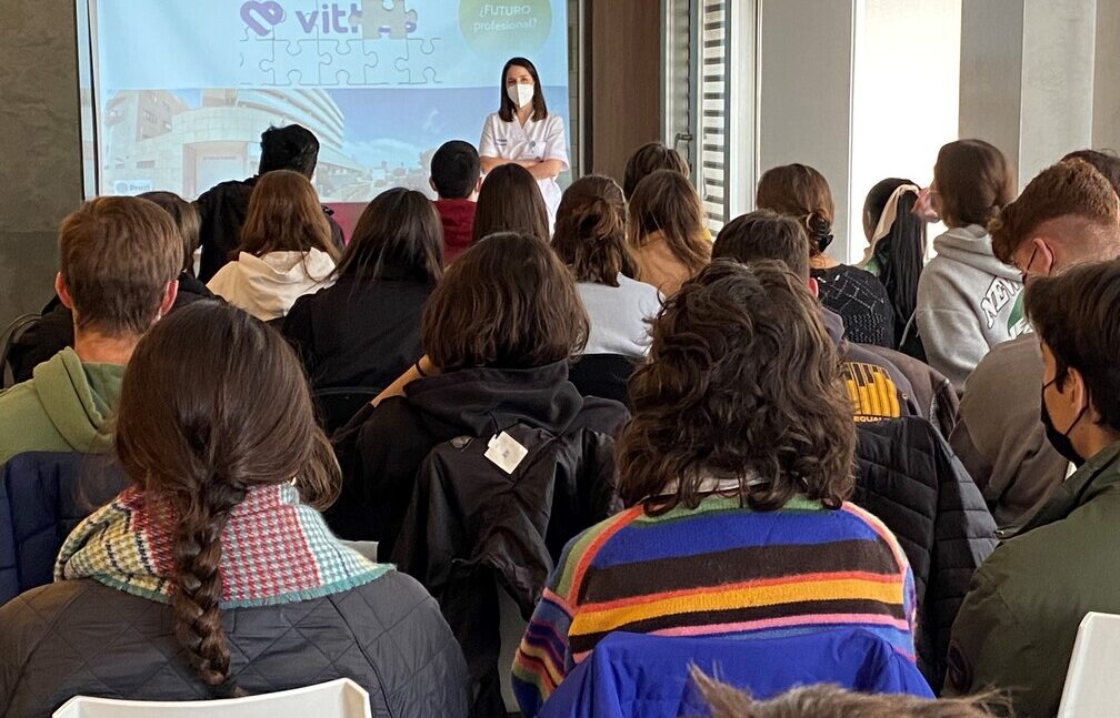Los Hospitales Vithas de Alicante impulsan la gestión emocional en aulas escolares