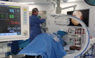 Vithas Sevilla alcanza las 300 cirugías de columna por vía endoscópica uniportal