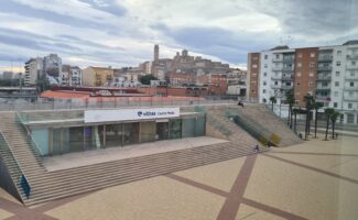 El Hospital Vithas Lleida organiza un corte de pelo solidario en favor de la AECC Lleida