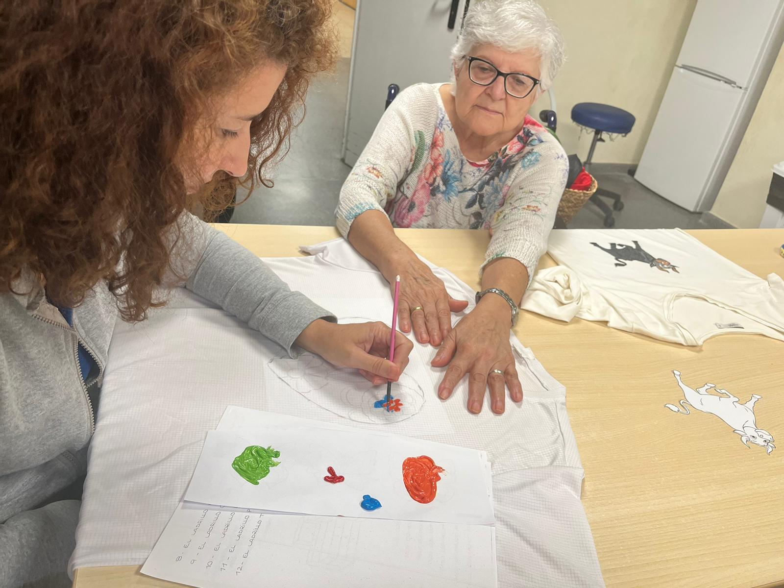 Pacientes neurológicos de Vithas Aguas Vivas visibilizan el daño cerebral a través de “Pinceladas de Superación”