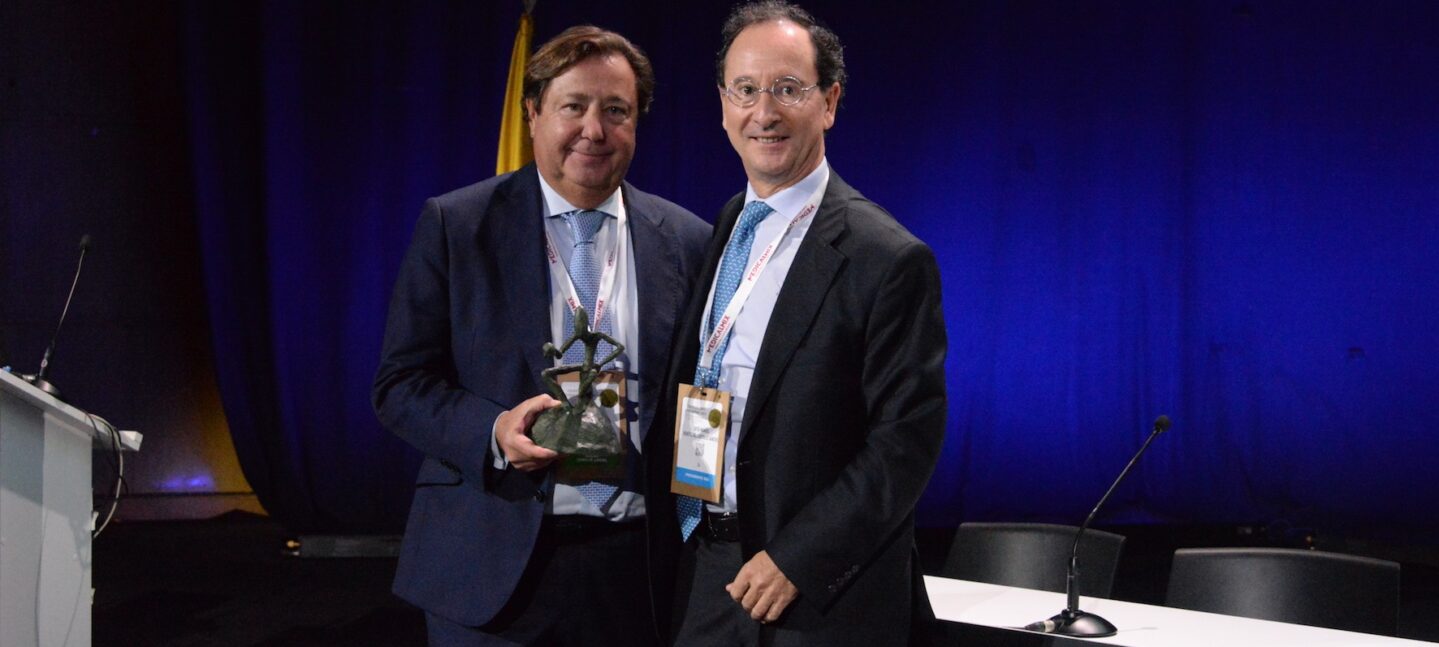 El Dr. Alfonso Arias Puente, reconocido con el Premio Castroviejo, uno de los mayores galardones de la Sociedad Española de Oftalmología